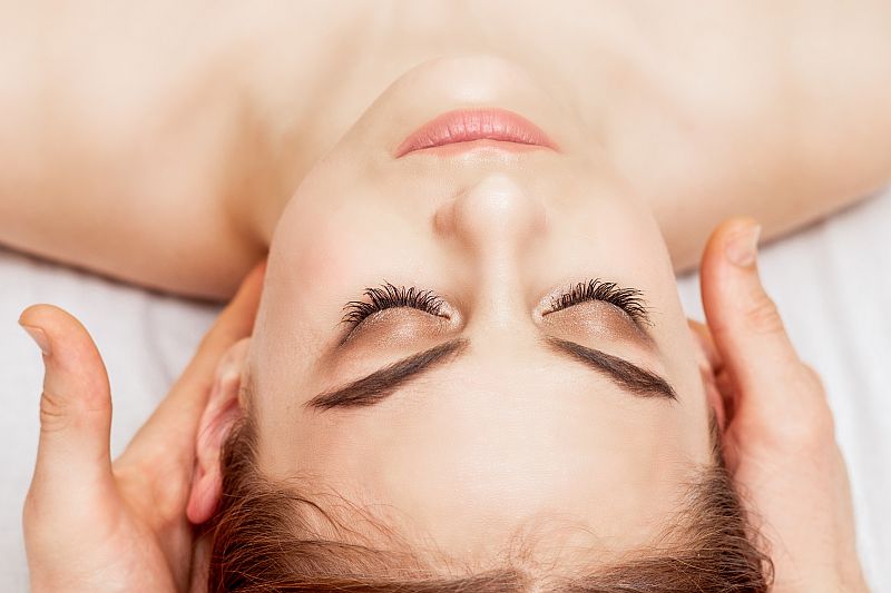 Massage stones on eyes. Divi Plus Luxury Spa Experiences